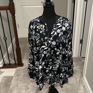 Simply Emma Black Floral V-Neck Blouse